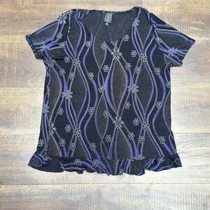 Suzie In The City Womens Plus Size 2XL Blue Floral Short Sleeve Neck Knit Top